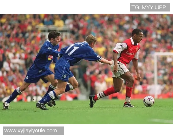 张娜专访：从绿茵场到人生舞台的足球旅程回顾与展望