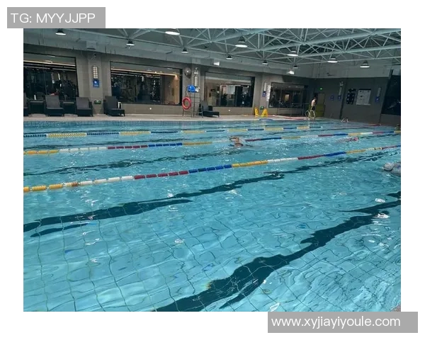 水中运动对身体健康的多重益处及其在健身领域中的应用探讨