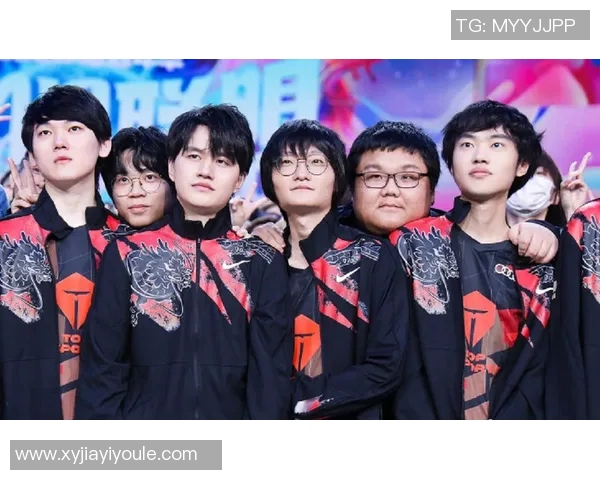 EDG团队协作引发热议玩家对战术配合的不同看法与争论