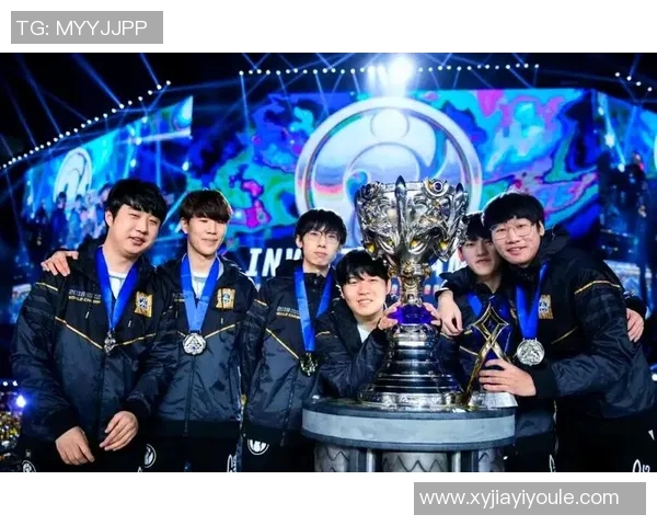 跨界风暴：电子竞技与传统足球产业的融合革命